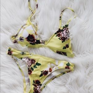 NEW 🌸🌞 Yellow with pink floral bikini